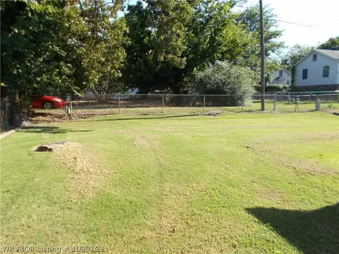 1720 S V St, Fort Smith, AR 72901 photo 3