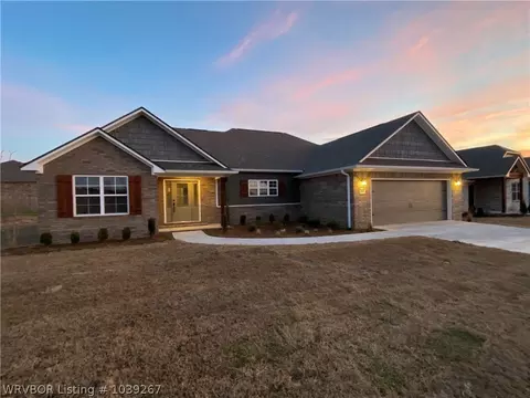 2725 Turtle Creek Dr, Lavaca, AR 72941 photo 1