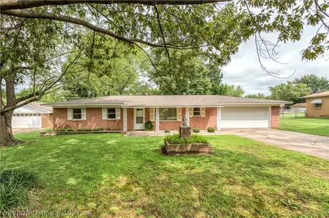 801 Hillside Dr, Fort Smith, AR 72908 photo 1