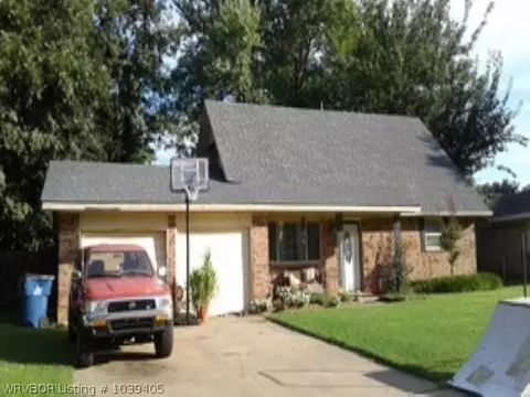 107 Dartmouth Ln, Fort Smith, AR 72908 photo 1