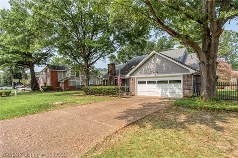 8909 Canterbury, Fort Smith, AR 72903 photo 2