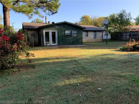 211 Farris Ave, Pocola, OK 74902 photo 2