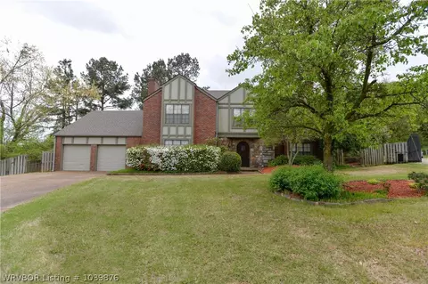1512 Oak Knolls Cir, Fort Smith, AR 72903 photo 1