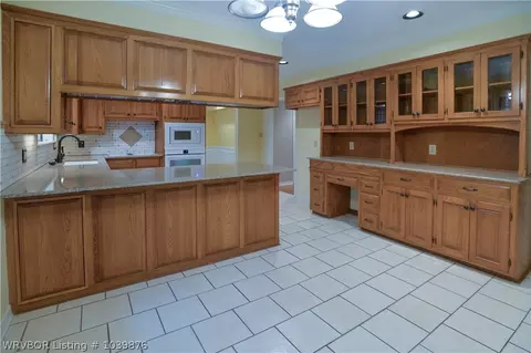 1512 Oak Knolls Cir, Fort Smith, AR 72903 photo 11