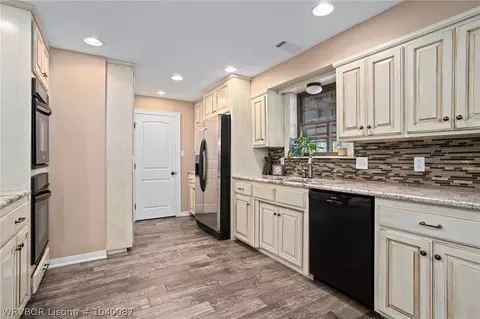 8906 Sebastian Ct, Hackett, AR 72937 photo 4