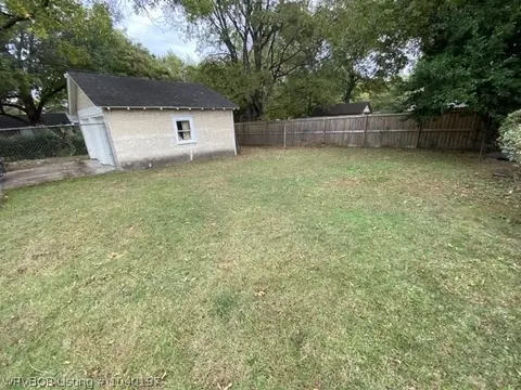 2001 S M St, Fort Smith, AR 72901 photo 3