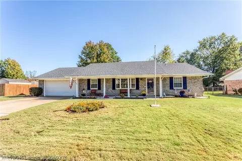 7911 Southridge Dr, Fort Smith, AR 72908 photo 1