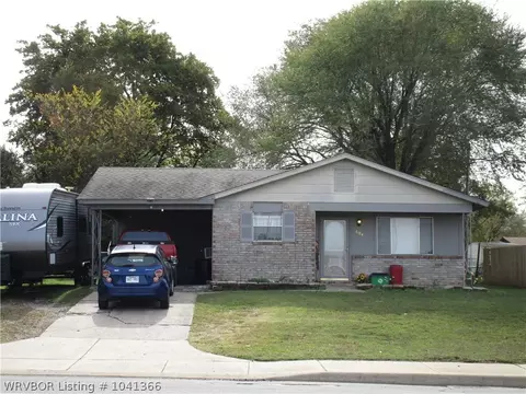 604 E Pointer Trl, Van Buren, AR 72956 photo 1