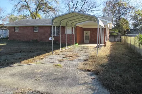 307 4th, Paris, AR 72855 photo 1