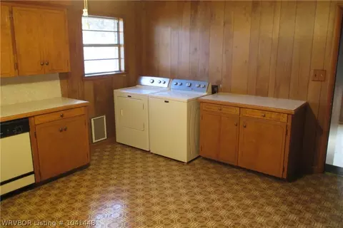 307 4th, Paris, AR 72855 photo 11