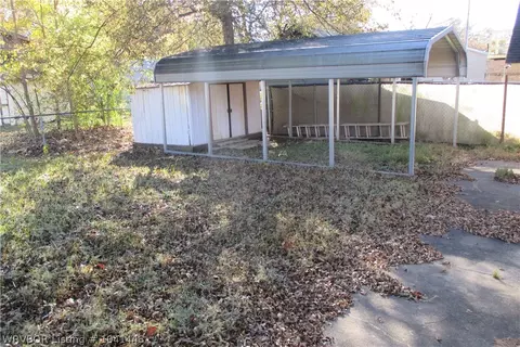307 4th, Paris, AR 72855 photo 5
