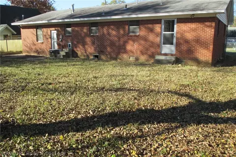 307 4th, Paris, AR 72855 photo 2