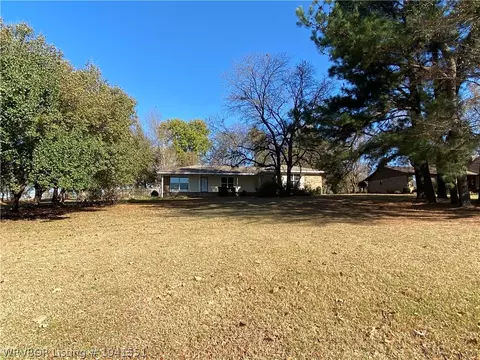 820 Riverview Dr, Alma, AR 72921 photo 2