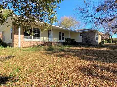 820 Riverview Dr, Alma, AR 72921 photo 3