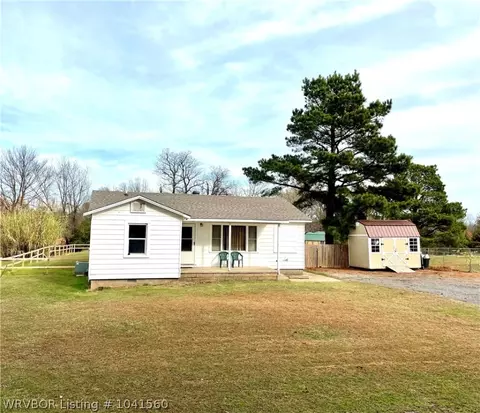 2002 Holt St, Lavaca, AR 72941 photo 1