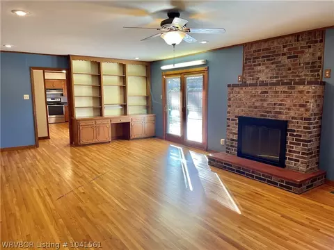 205 N 40th St, Fort Smith, AR 72903 photo 5