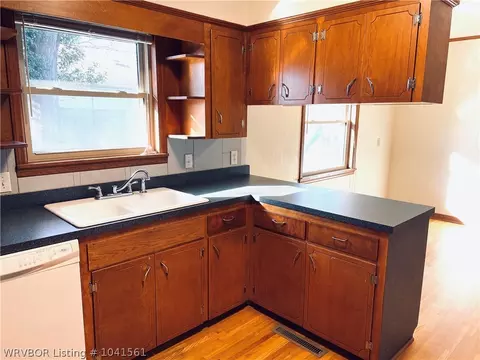205 N 40th St, Fort Smith, AR 72903 photo 10