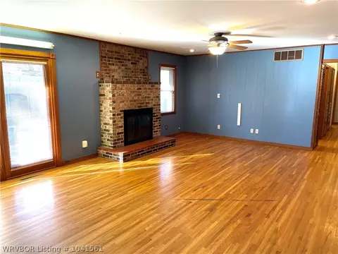205 N 40th St, Fort Smith, AR 72903 photo 6