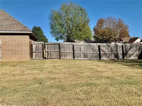 2601 Canterbury Cir, Fort Smith, AR 72903 photo 17