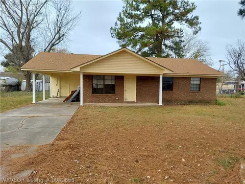 102 B St, Pocola, OK 74902 photo 1
