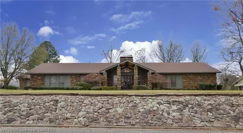 2800 Heather Oaks Way, Fort Smith, AR 72908 photo 1