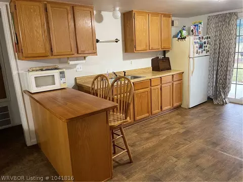 206 E Ruth Ave, Sallisaw, OK 74955 photo 3