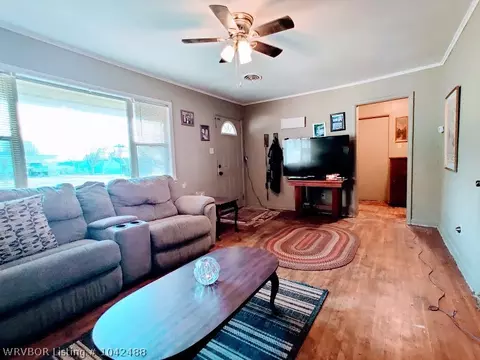 1601 S Independence St, Fort Smith, AR 72901 photo 2