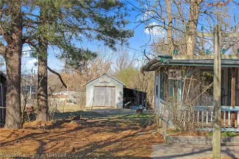314 E Broadway St, Huntington, AR 72940 photo 6