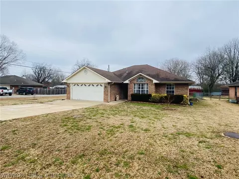 612 8th St, Barling, AR 72923 photo 3