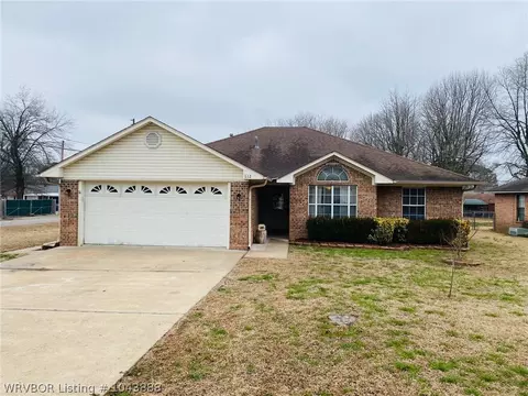 612 8th St, Barling, AR 72923 photo 1