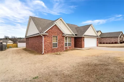 2628 Turtle Creek Dr, Lavaca, AR 72941 photo 2