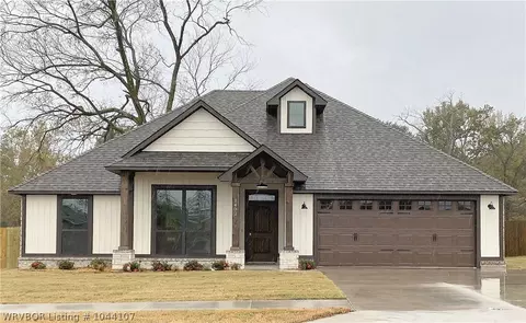 1402 Northridge Dr, Van Buren, AR 72956 photo 1
