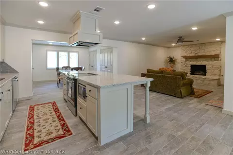 924 S 67th Ln, Fort Smith, AR 72903 photo 3