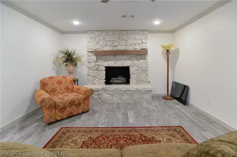 924 S 67th Ln, Fort Smith, AR 72903 photo 5