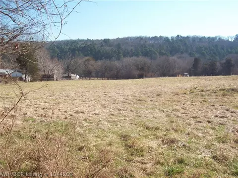 602 2nd St, Ozark, AR 72949