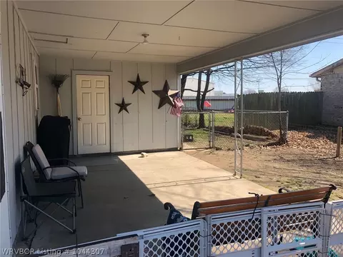 8307 S 35th Ter, Fort Smith, AR 72908 photo 2