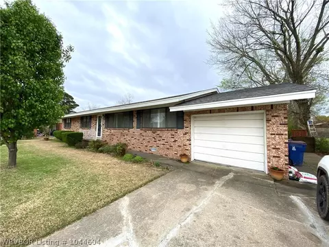 1706 Magnolia Dr, Fort Smith, AR 72908 photo 3