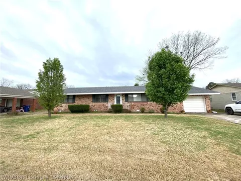 1706 Magnolia Dr, Fort Smith, AR 72908 photo 2