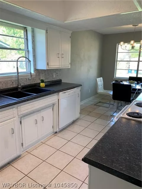 8701 S 30th Ter, Fort Smith, AR 72908 photo 5