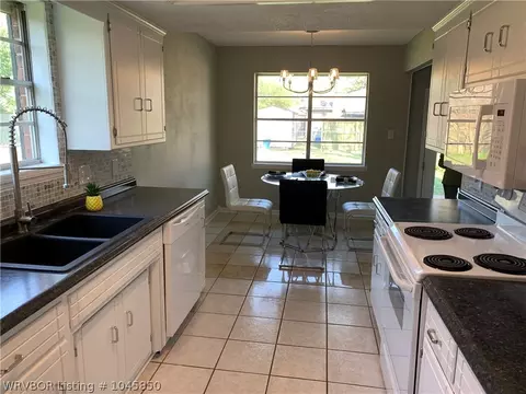 8701 S 30th Ter, Fort Smith, AR 72908 photo 4
