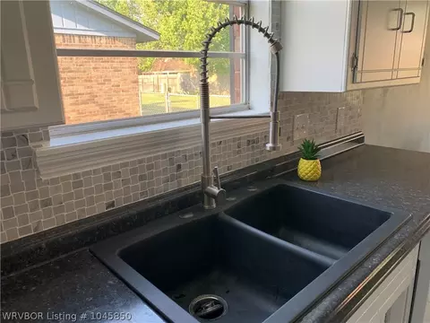 8701 S 30th Ter, Fort Smith, AR 72908 photo 3