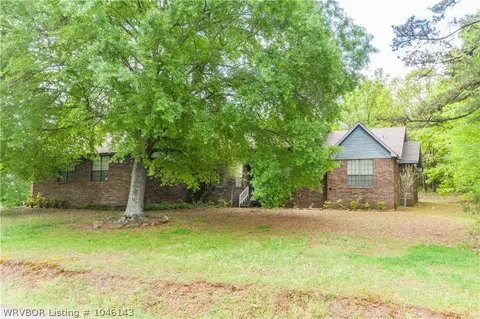 712 Maple St, Bonanza, AR 72916 photo 2