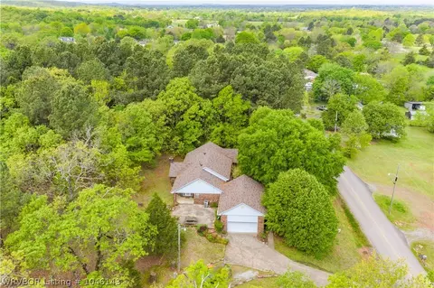 712 Maple St, Bonanza, AR 72916 photo 9