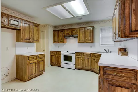 712 Maple St, Bonanza, AR 72916 photo 13