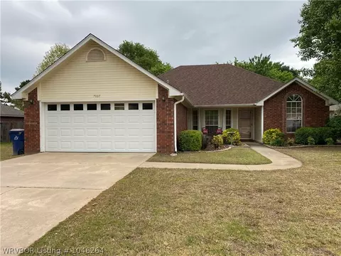 7007 Red Bud Dr, Fort Smith, AR 72916 photo 1