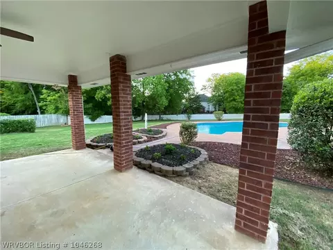 10715 Saint Michael Ct, Fort Smith, AR 72908 photo 9