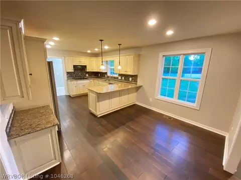 10715 Saint Michael Ct, Fort Smith, AR 72908 photo 17