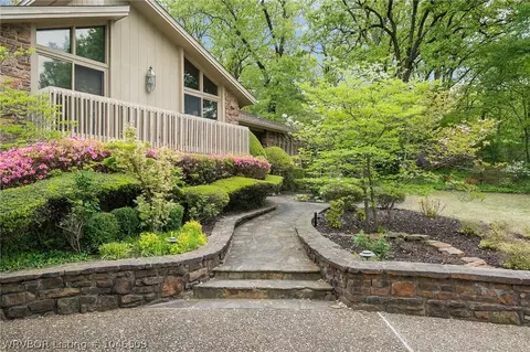 3707 Old Oaks Ln, Fort Smith, AR 72903 photo 2