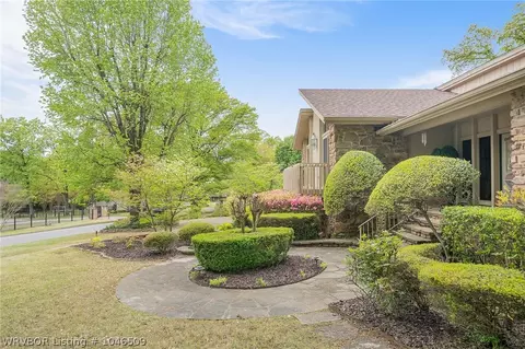 3707 Old Oaks Ln, Fort Smith, AR 72903 photo 3