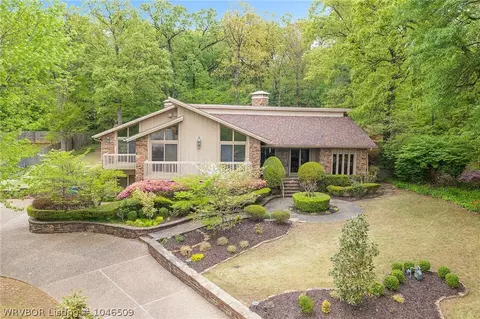 3707 Old Oaks Ln, Fort Smith, AR 72903 photo 1